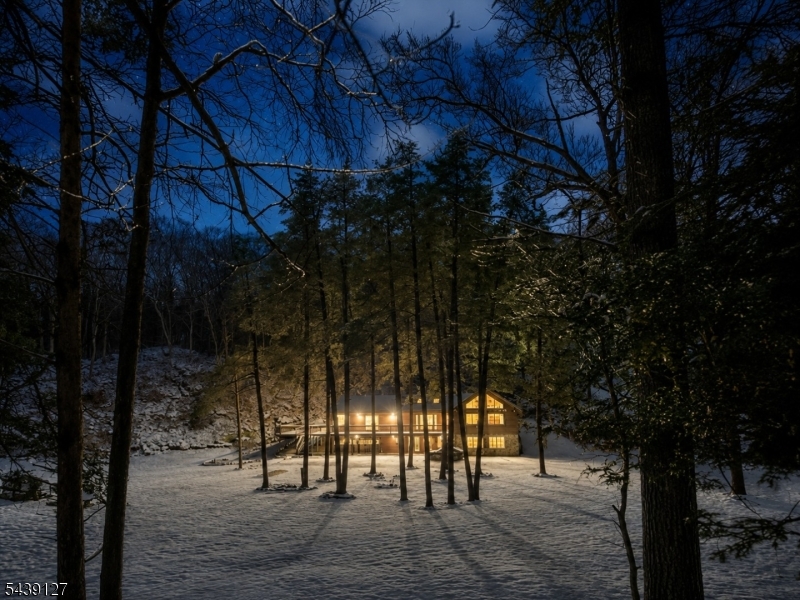 1127 Dark Moon Rd