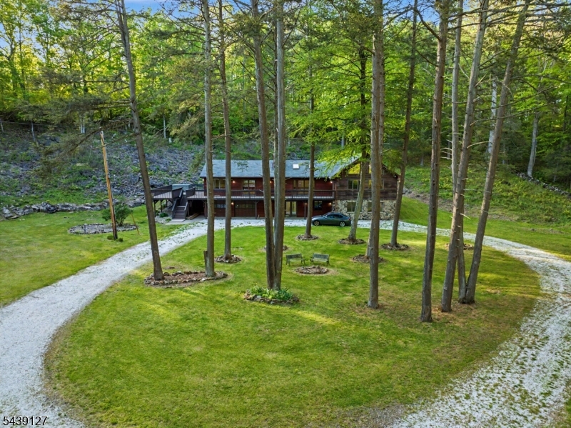 1127 Dark Moon Rd