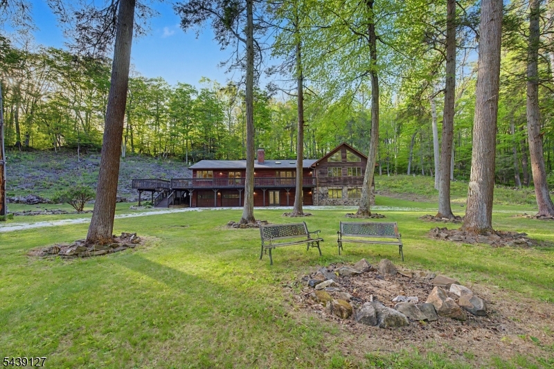 1127 Dark Moon Rd