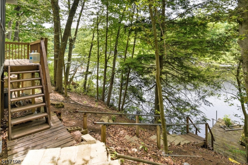188 Longwood Lake