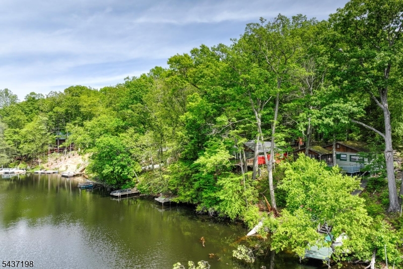 188 Longwood Lake