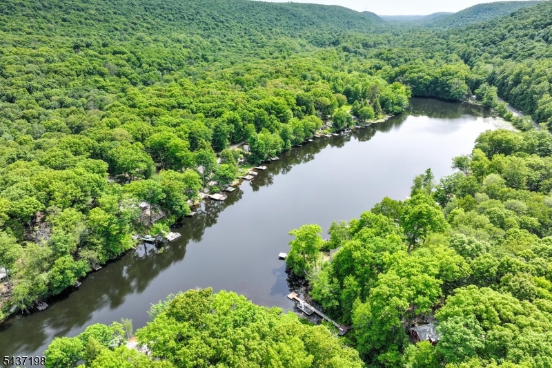 188 Longwood Lake