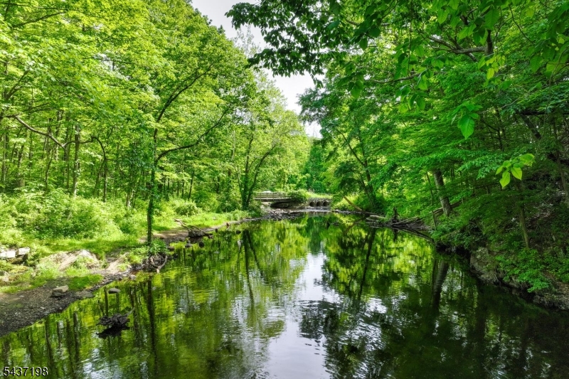 188 Longwood Lake