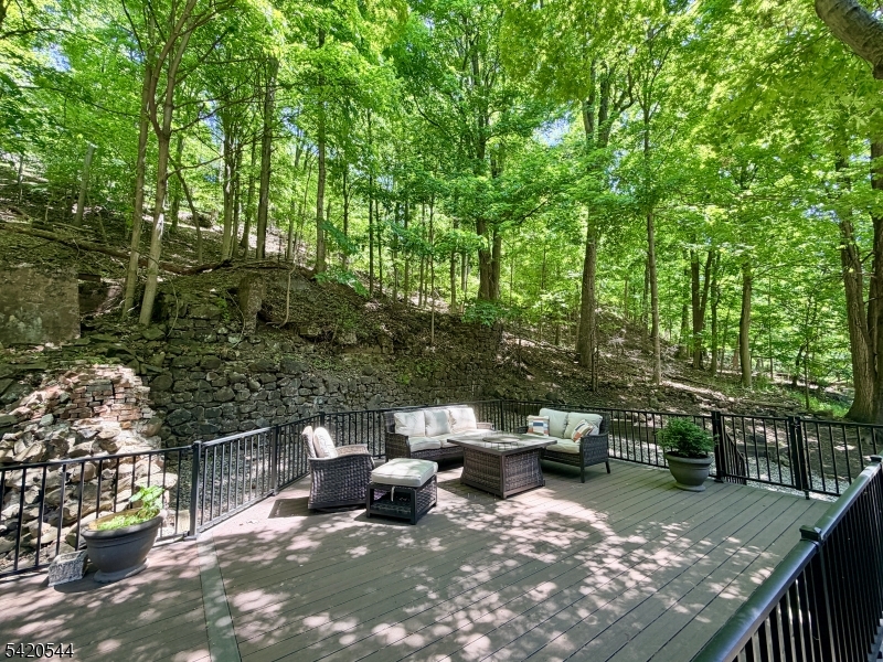 828 Star View Way