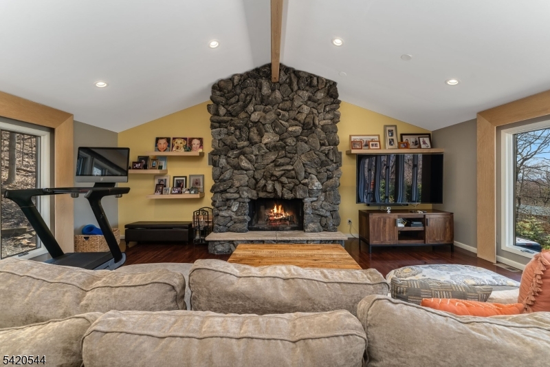 828 Star View Way