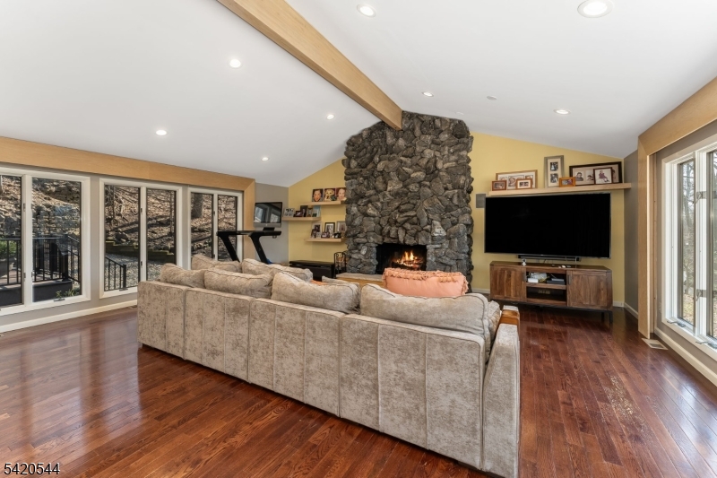 828 Star View Way