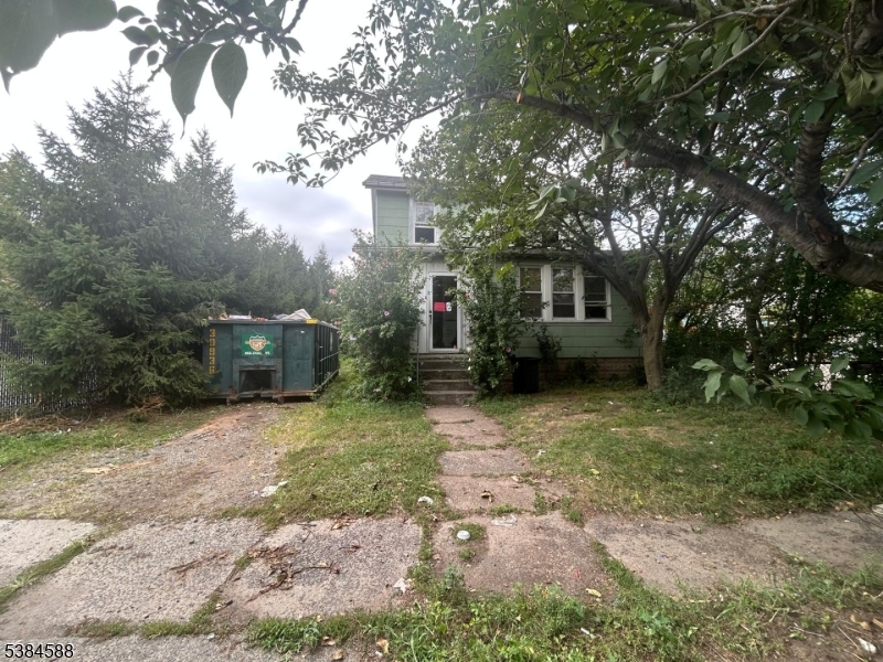 73 Main St