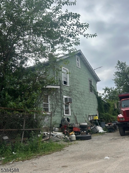 73 Main St