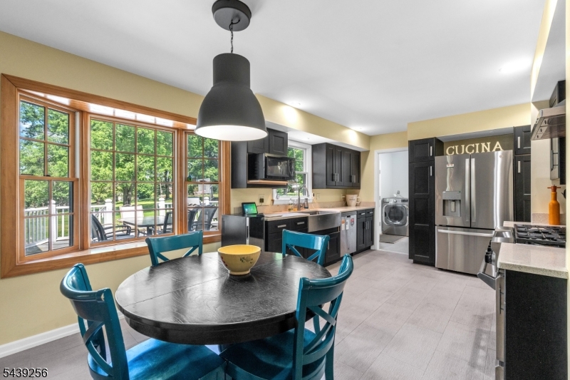 283 Floral Dr