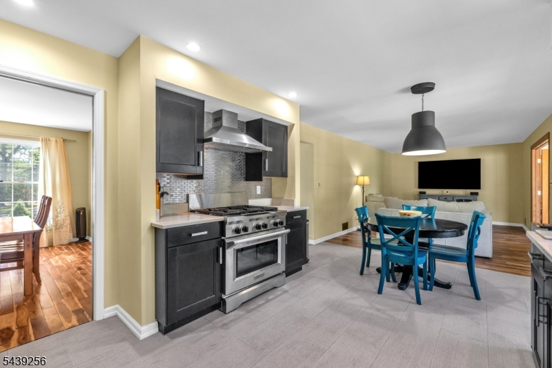 283 Floral Dr