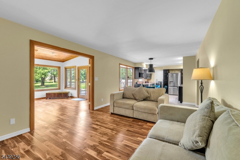 283 Floral Dr