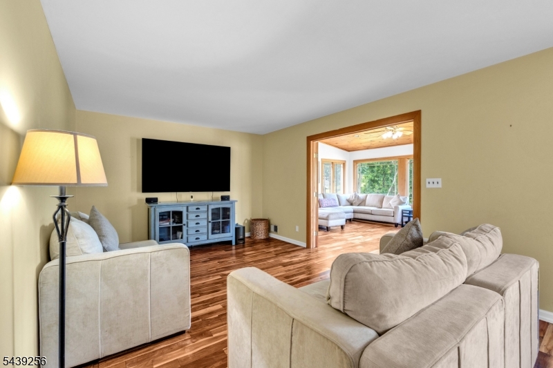 283 Floral Dr