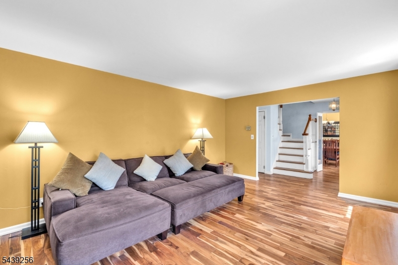 283 Floral Dr