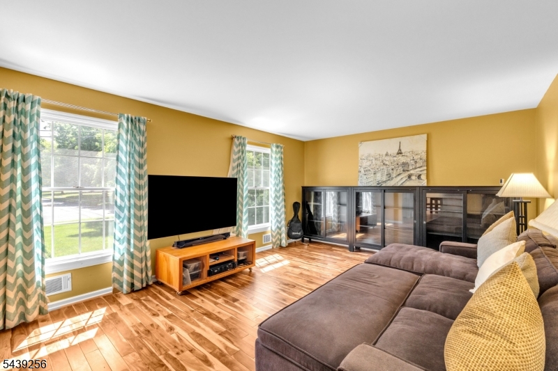 283 Floral Dr