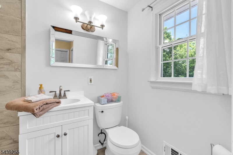 283 Floral Dr