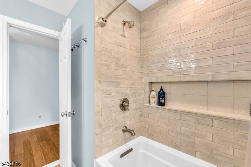 283 Floral Dr
