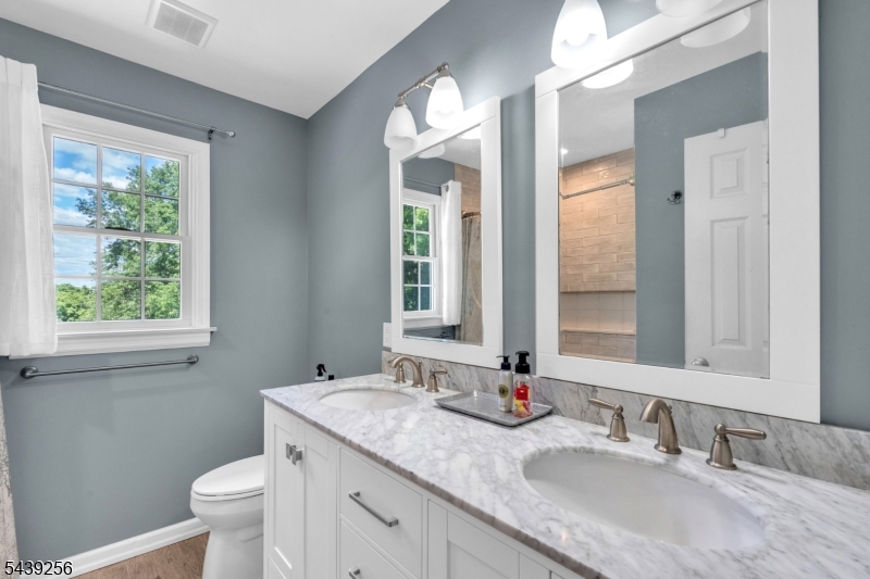 283 Floral Dr