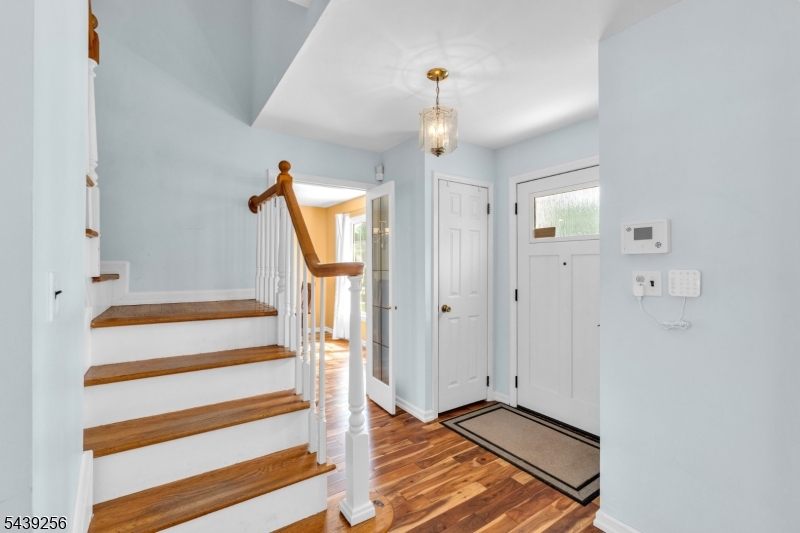 283 Floral Dr
