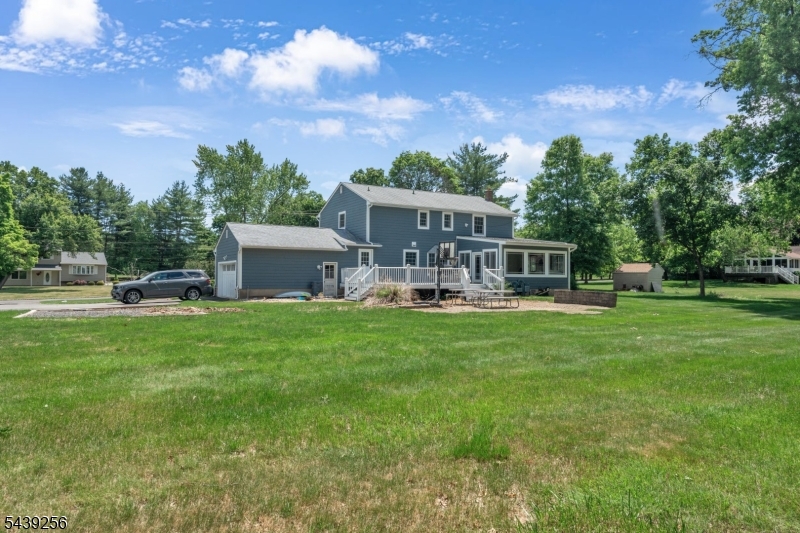 283 Floral Dr