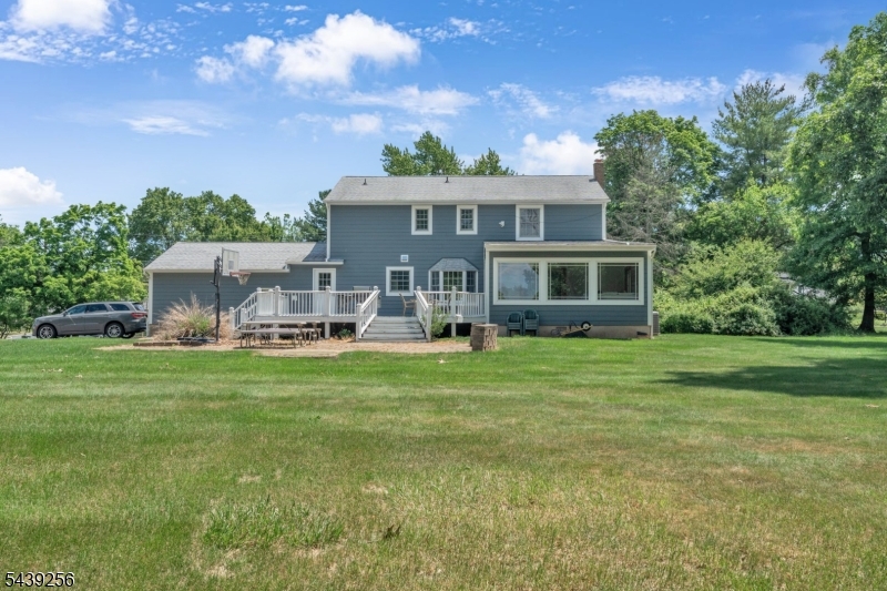 283 Floral Dr
