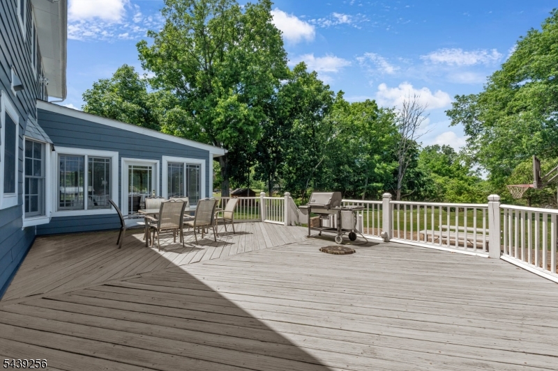 283 Floral Dr
