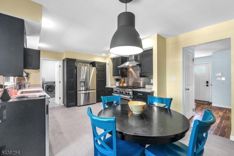 283 Floral Dr