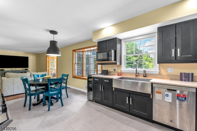 283 Floral Dr