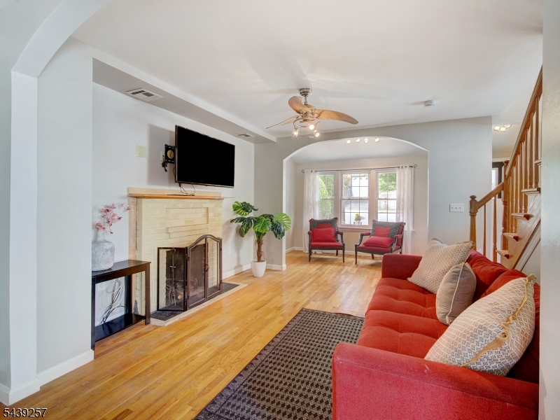 8 Pine St