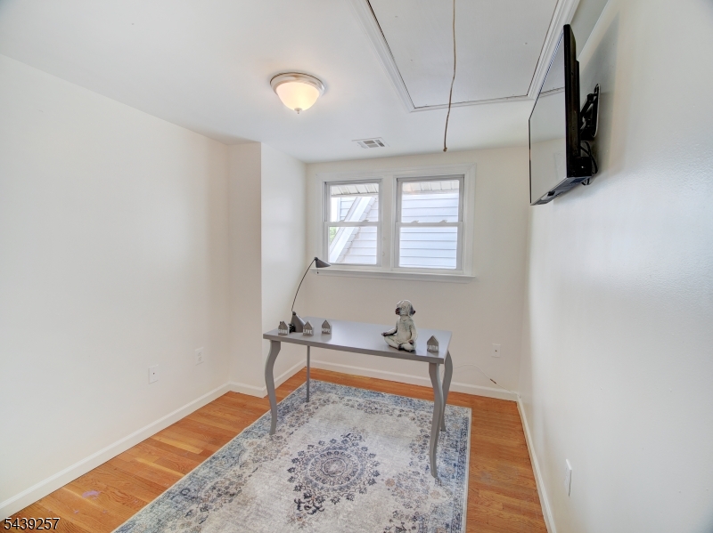 8 Pine St