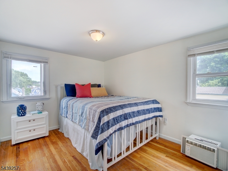 8 Pine St