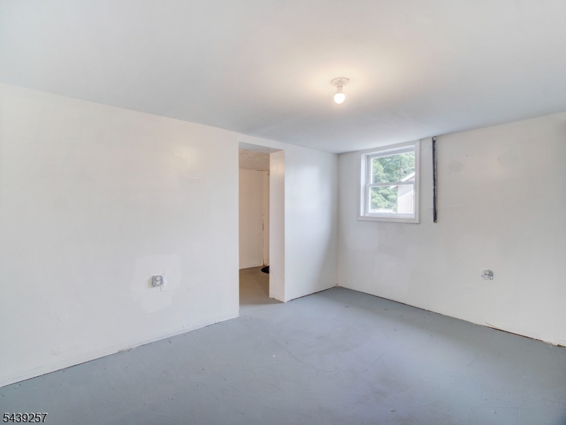 8 Pine St
