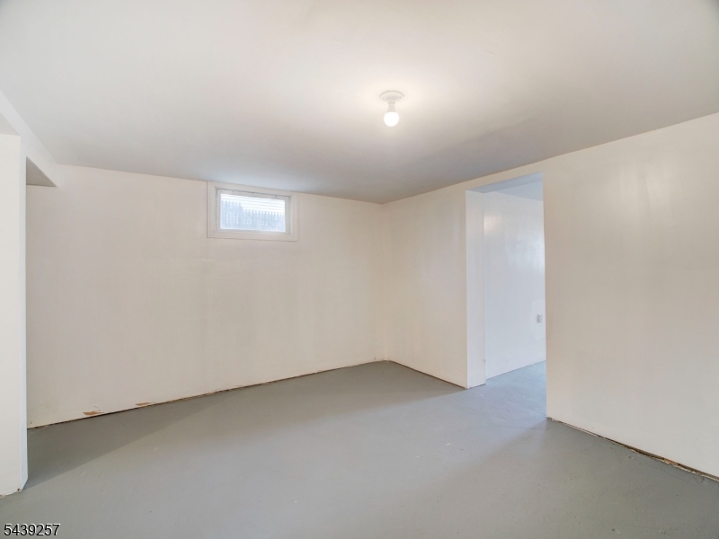 8 Pine St