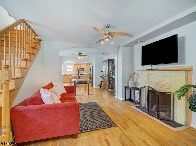 8 Pine St