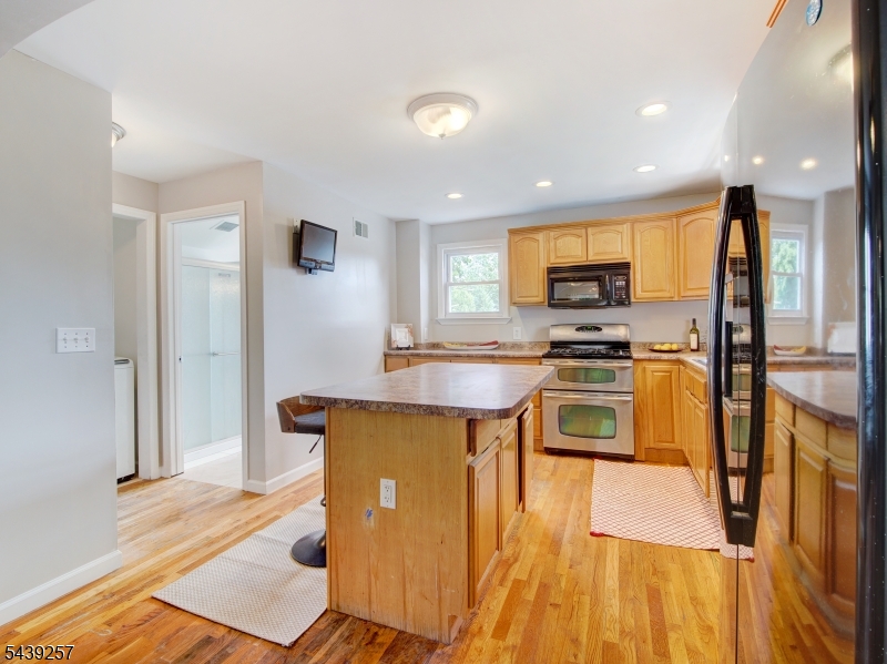 8 Pine St
