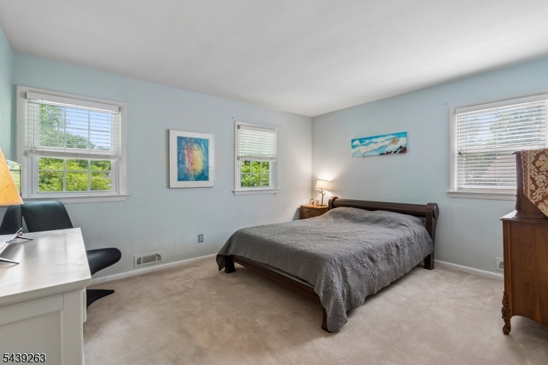 44 Korwel Cir