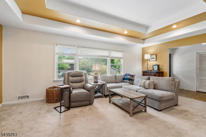 44 Korwel Cir