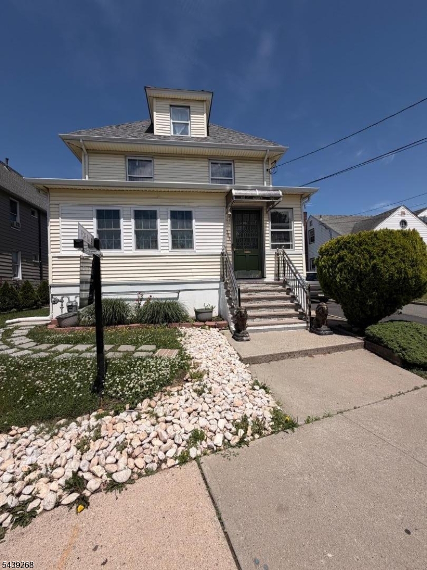 305 Leland Ave