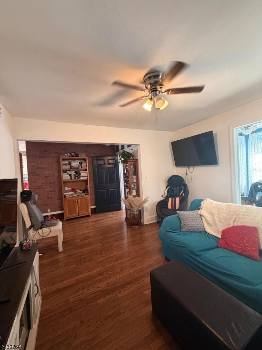 305 Leland Ave