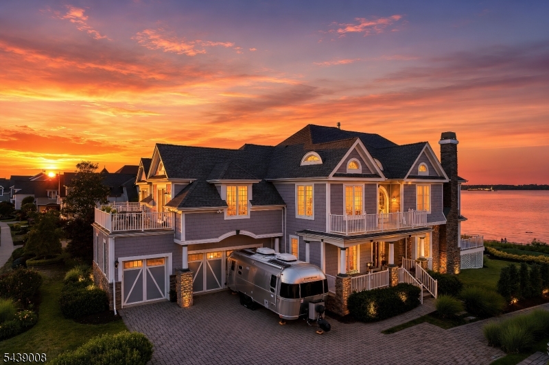 23 Lighthouse Dr