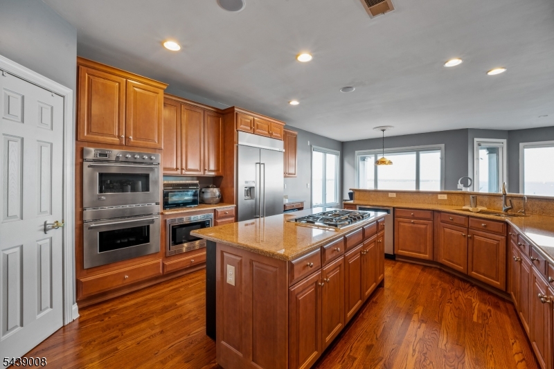 23 Lighthouse Dr