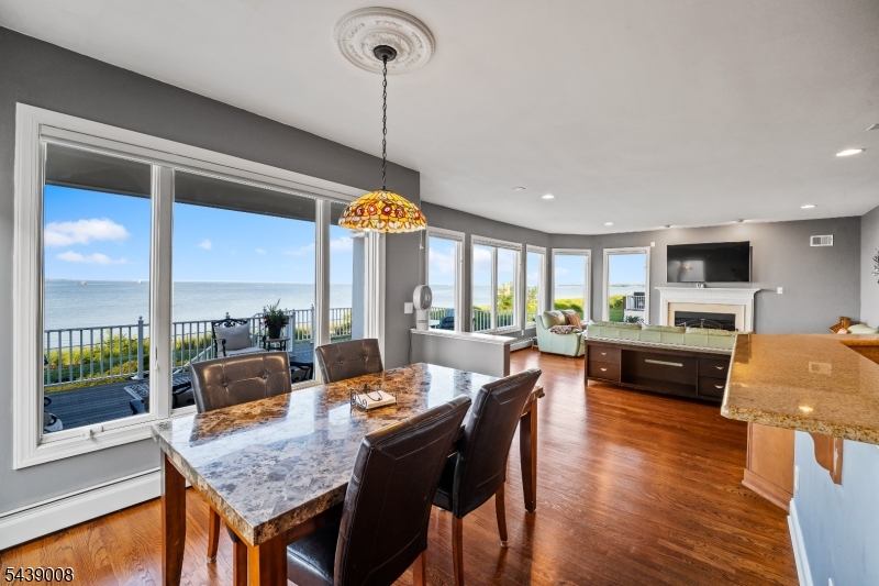 23 Lighthouse Dr