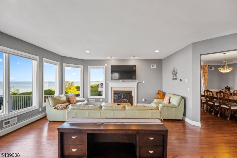 23 Lighthouse Dr