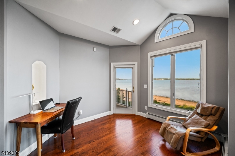 23 Lighthouse Dr