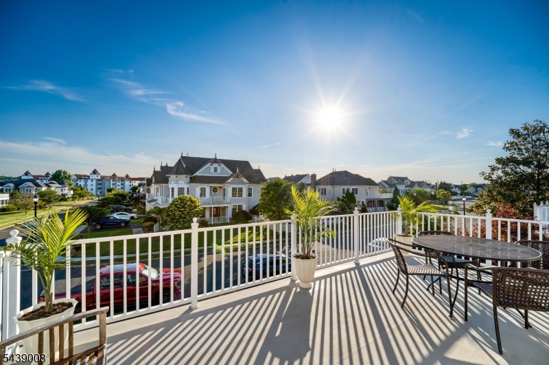23 Lighthouse Dr