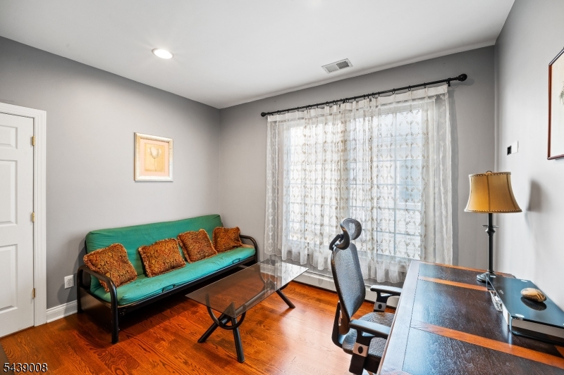 23 Lighthouse Dr
