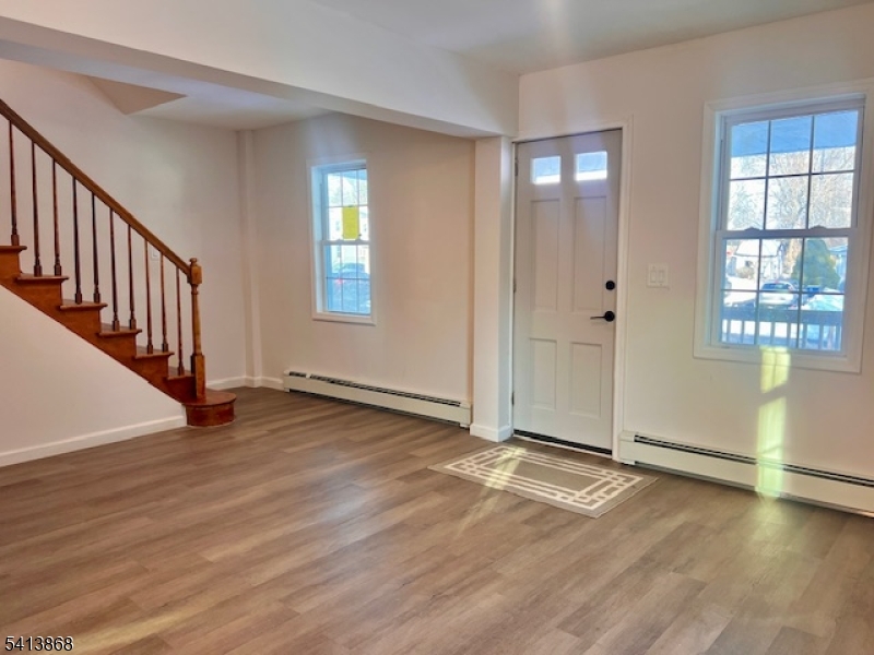 168 Oak Street (168)