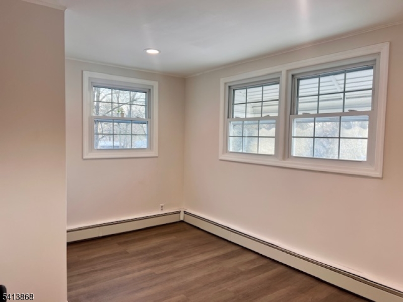168 Oak Street (168)