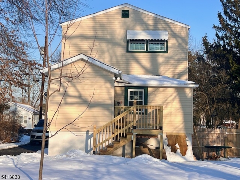 168 Oak Street (168)