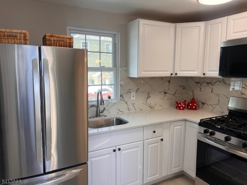 168 Oak Street (168)