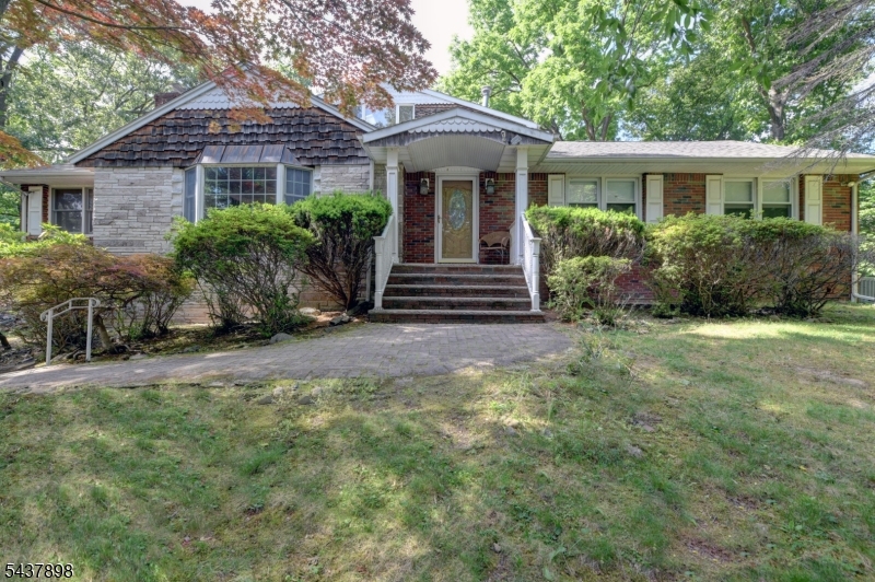 34 Knoll Rd